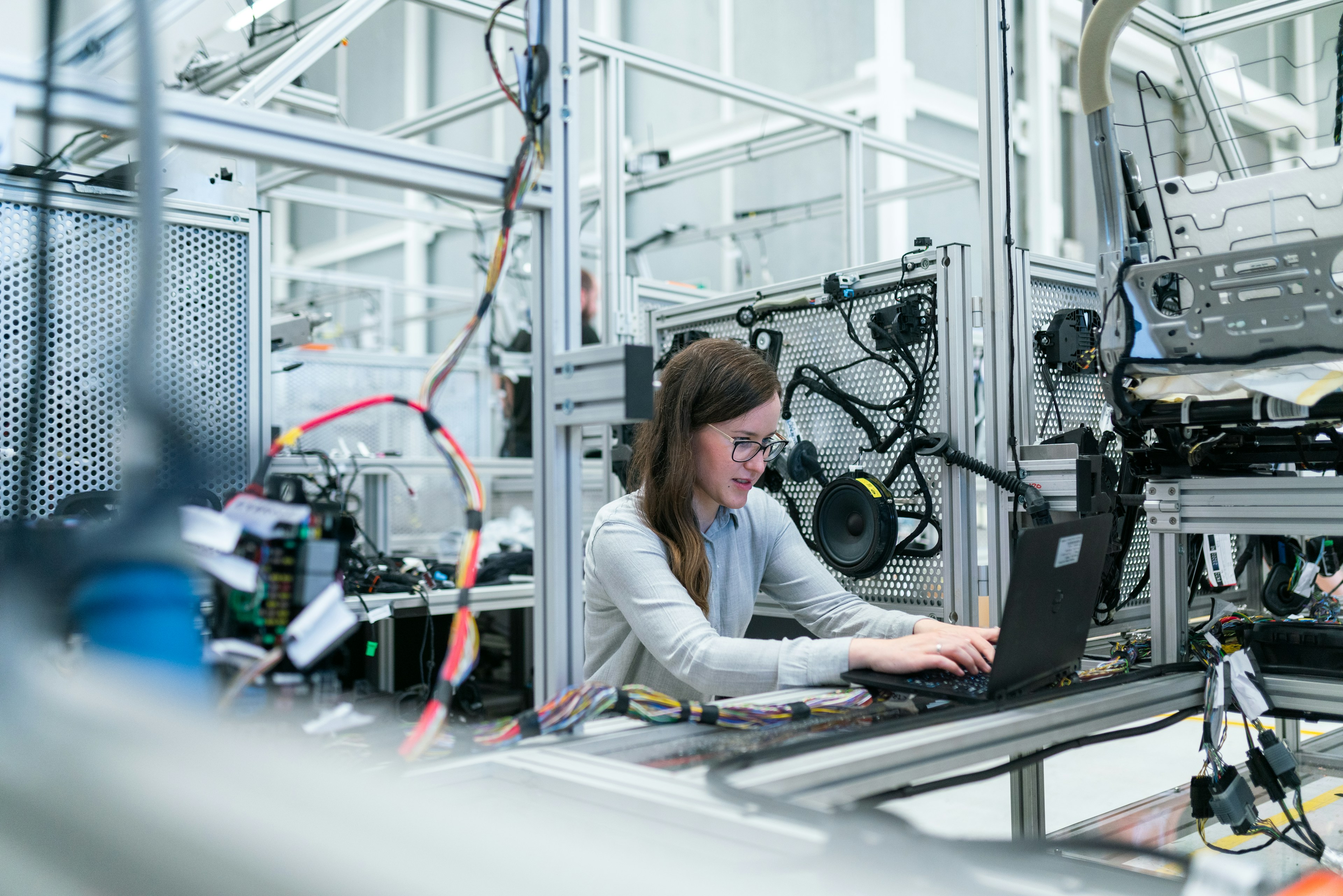 Automotive assembly line with robotic automation